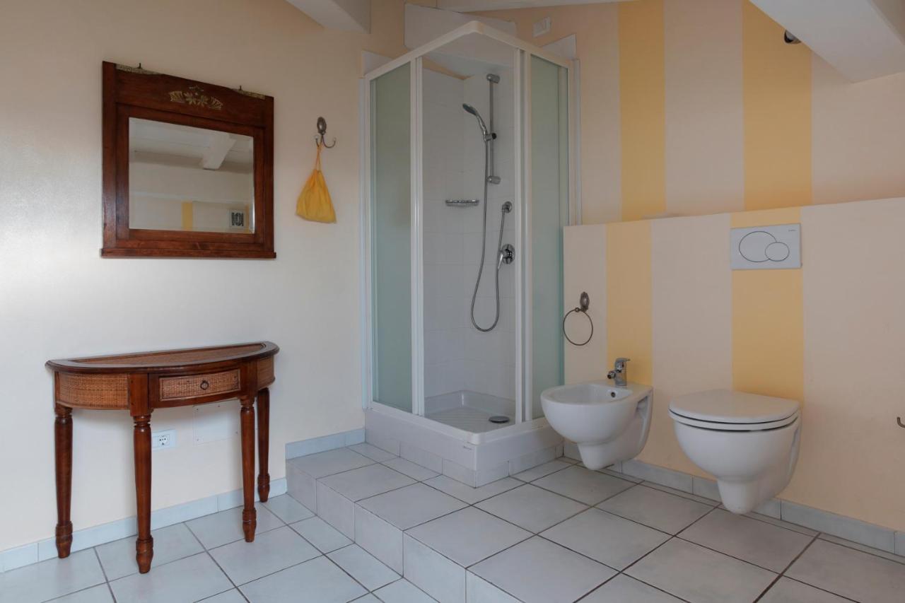 Villa Amelia Rooms مارينا دي بييتراسانْت المظهر الخارجي الصورة