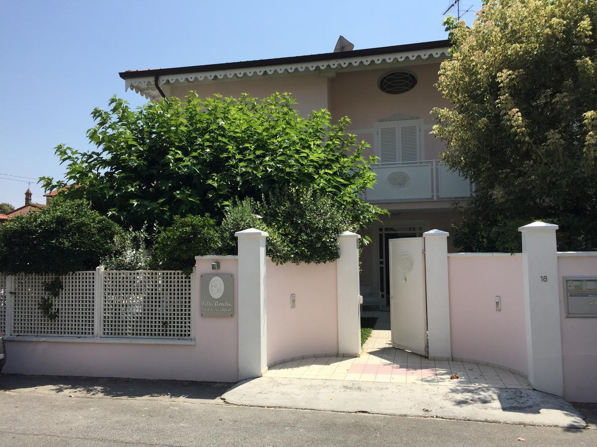 Villa Amelia Rooms مارينا دي بييتراسانْت المظهر الخارجي الصورة